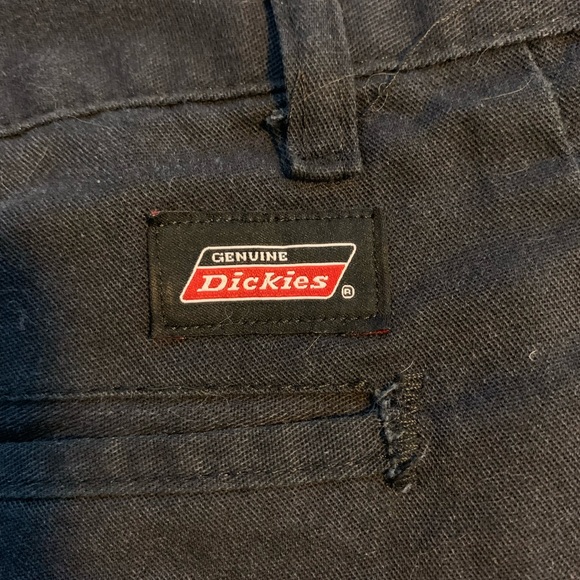 Good condition used black dickies cargo pants - Picture 3 of 3